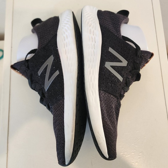 New Balance Fresh Foam Womens Running Shoes Black Size 8.5 - Picture 3 of 7